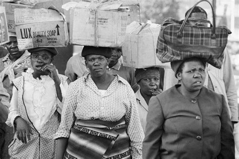  Goldblatt's Johannesburg: A Tapestry Woven Through the Threads of Race, Class and Memory