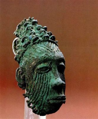  Living Sculpture: Echoes of Igbo Craftsmanship and Modernity!