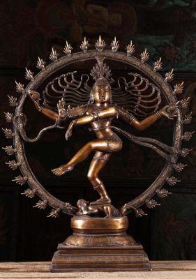  Nataraja: Dancing With Divine Energy and Sculptural Mastery!