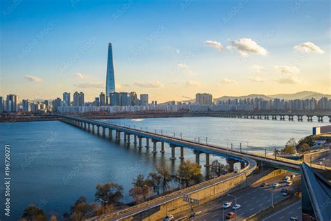 여의도 데이트: 한강의 풍경과 도시의 활기를 동시에 즐기는 법